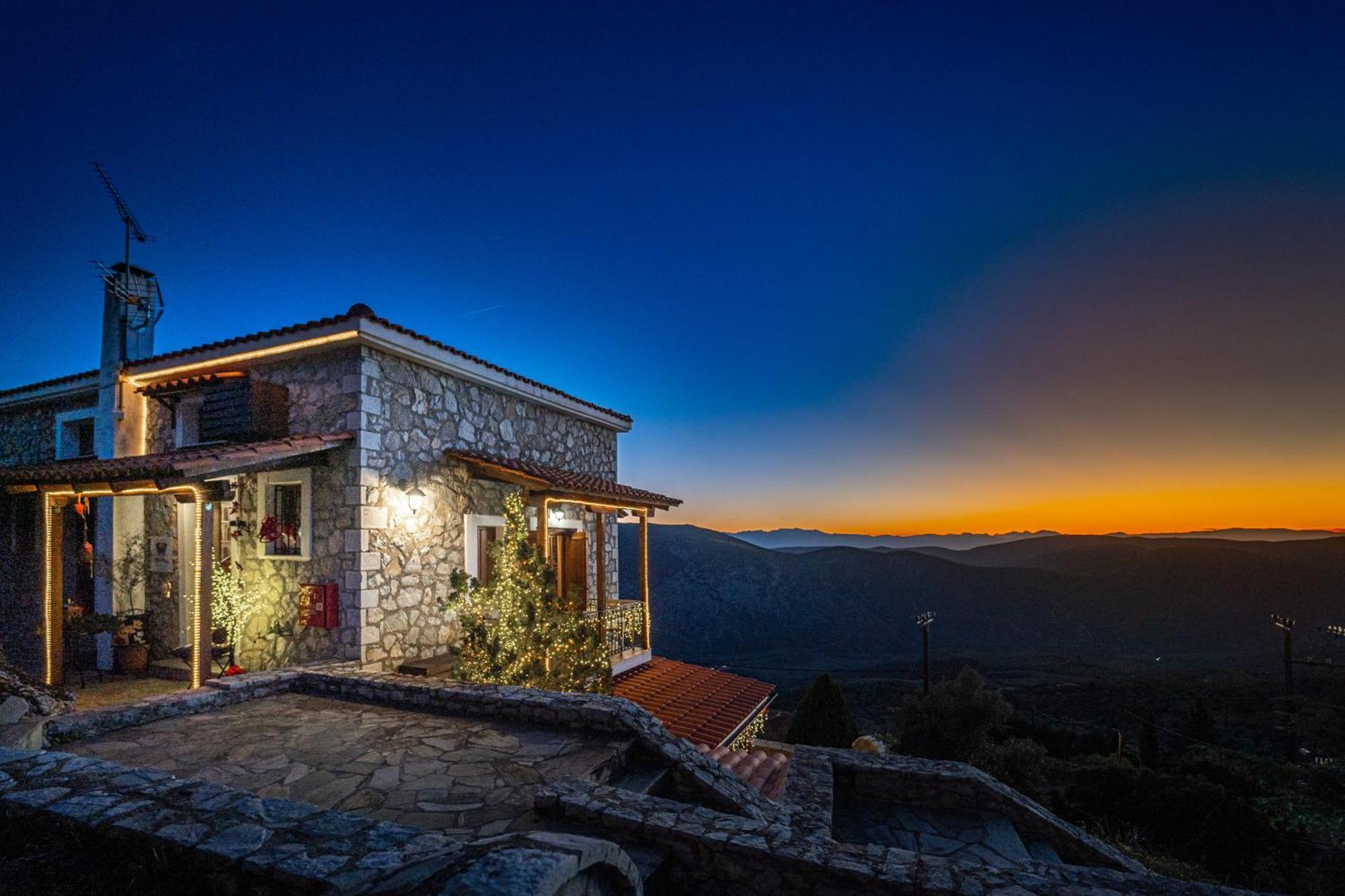 Rock Dandy Deluxe Chalet In Arachova - Delphi, Sauna, Prv Parking, Amazing View Exterior foto